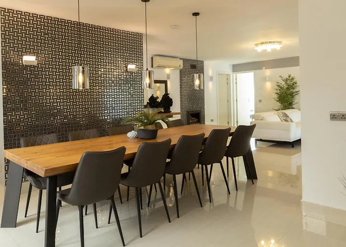 Dune, Luxury Villa, 5 Min Walk To The