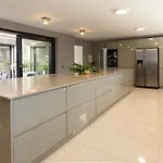 Dune, Luxury Villa, 5 Min Walk To The Vila