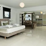 Dune, Luxury Villa, 5 Min Walk To The