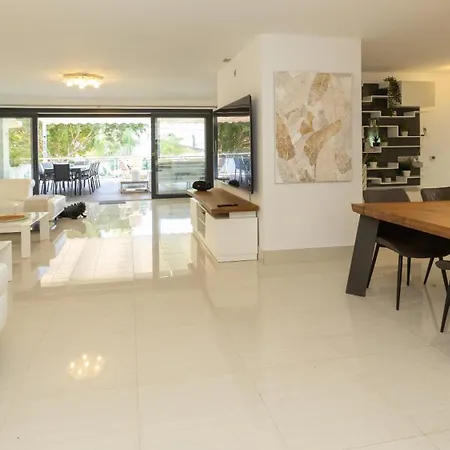 Dune, Luxury Villa, 5 Min Walk To The *