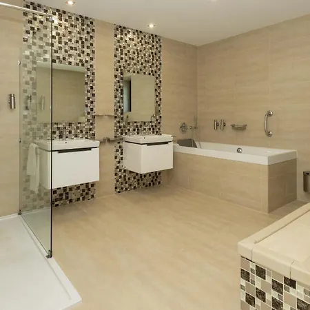 וילה Dune, Luxury Villa, 5 Min Walk To The מארבלה