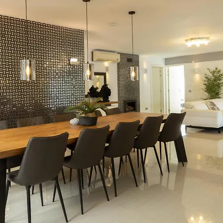 Dune, Luxury Villa, 5 Min Walk To The