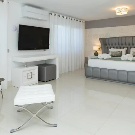 Dune, Luxury Villa, 5 Min Walk To The * ماربيا