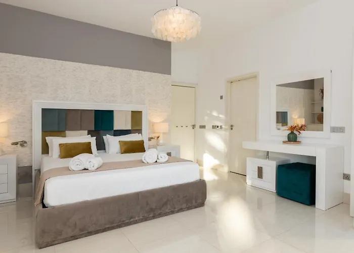 Dune, Luxury Villa, 5 Min Walk To The *