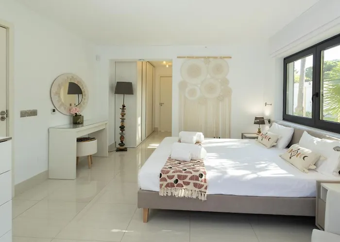 Dune, Luxury Villa, 5 Min Walk To The Villa *