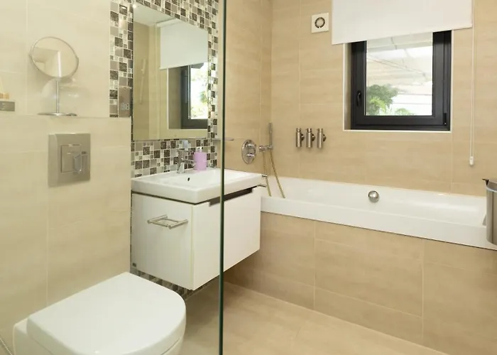 Dune, Luxury Villa, 5 Min Walk To The *