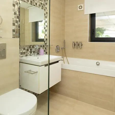 Dune, Luxury Villa, 5 Min Walk To The *